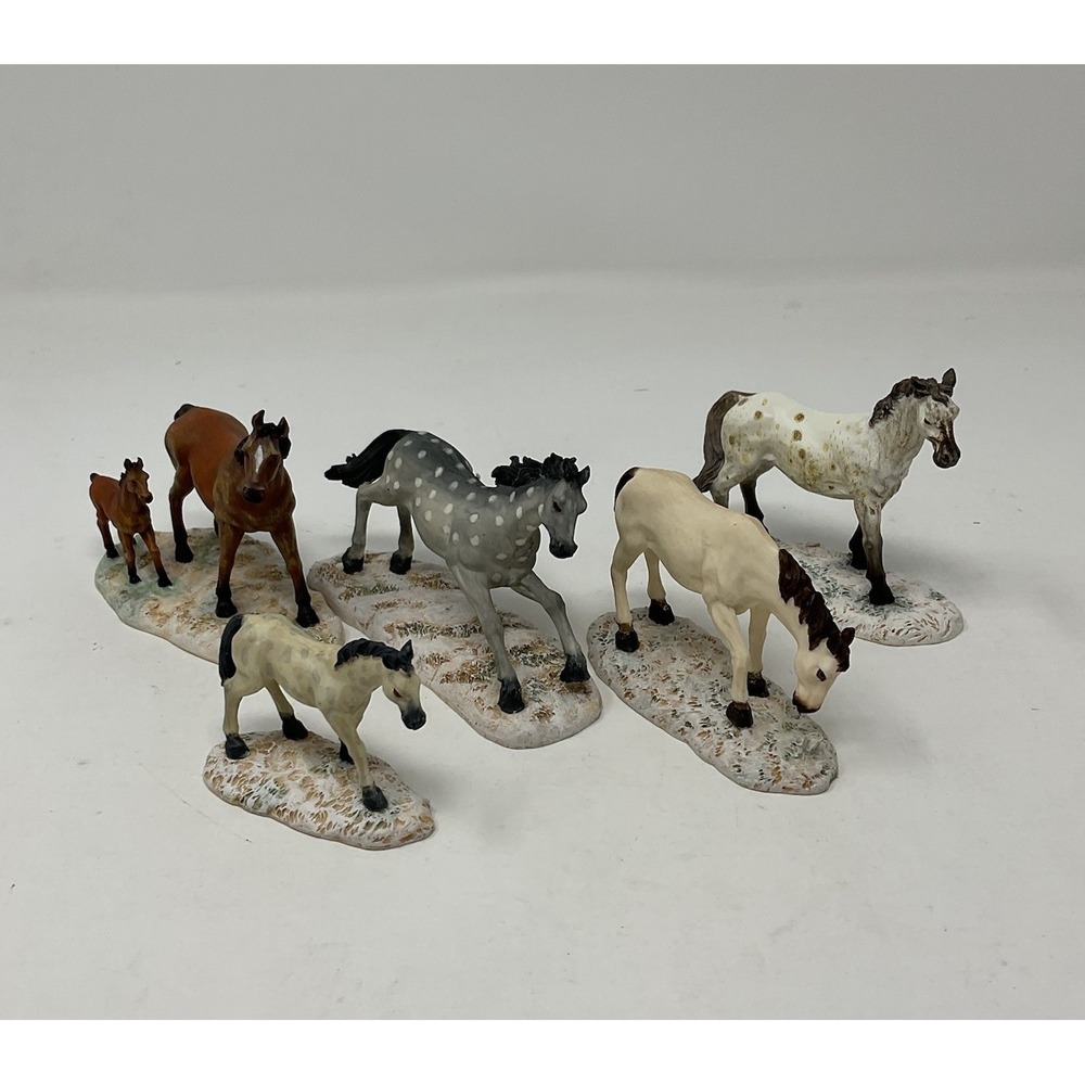 Dept 56 Village Accessories Thoroughbreds Horses Set Of 5 Christmas 52747